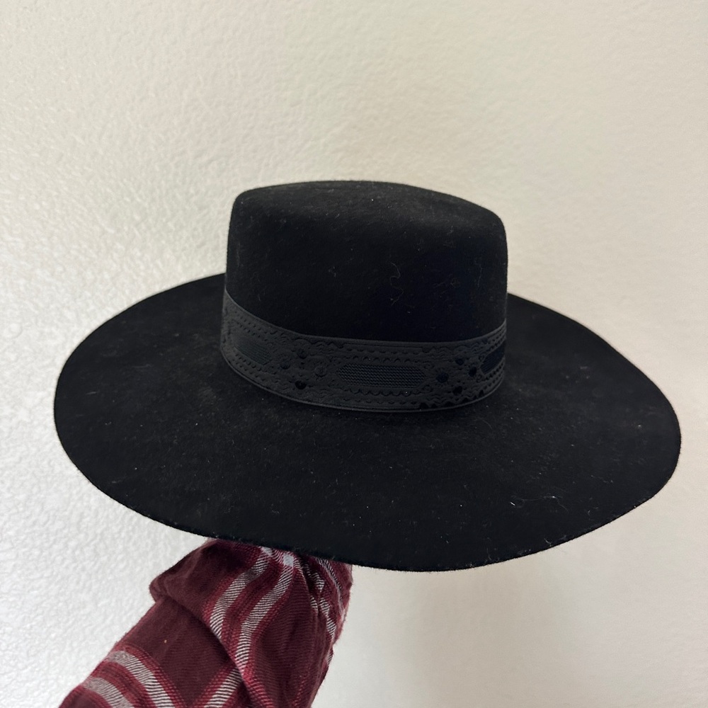 Lack of color size small wool hat